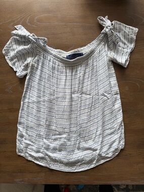 Francesca's Collections Light Blue & White Striped Off-Shoulder Tie-Sleeve Top